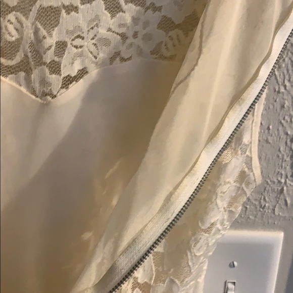 Express Lace Top - Picture 7 of 8